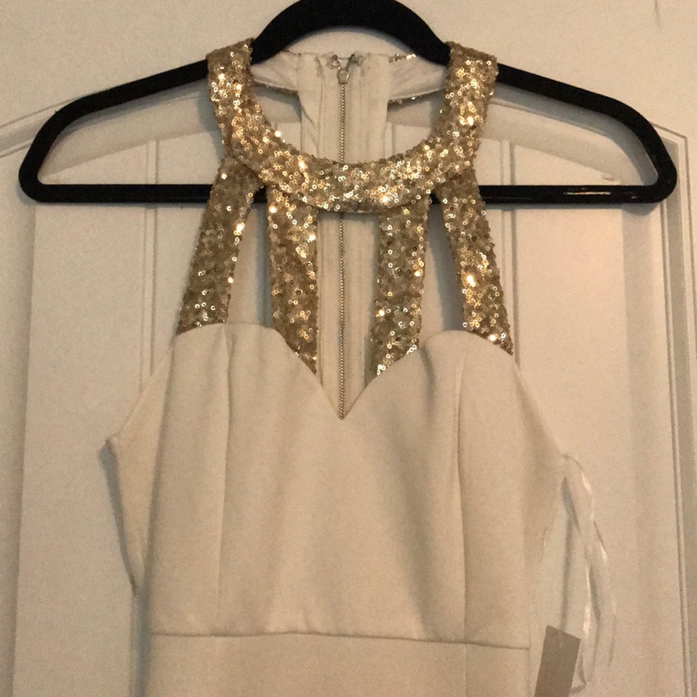 BNWT White cocktail dress with gold sequin